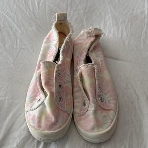 Tommy Bahama Pastel Tie-Dye Sneakers